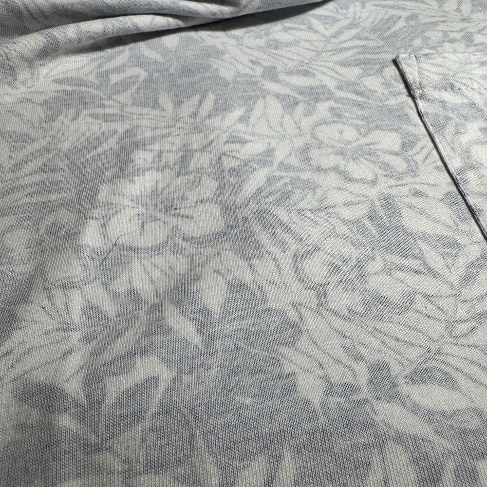 Vineyard Vines Mens M Tropical TShirt Interior Floral Navy Print‎ Short Sleeve - Picture 4 of 5